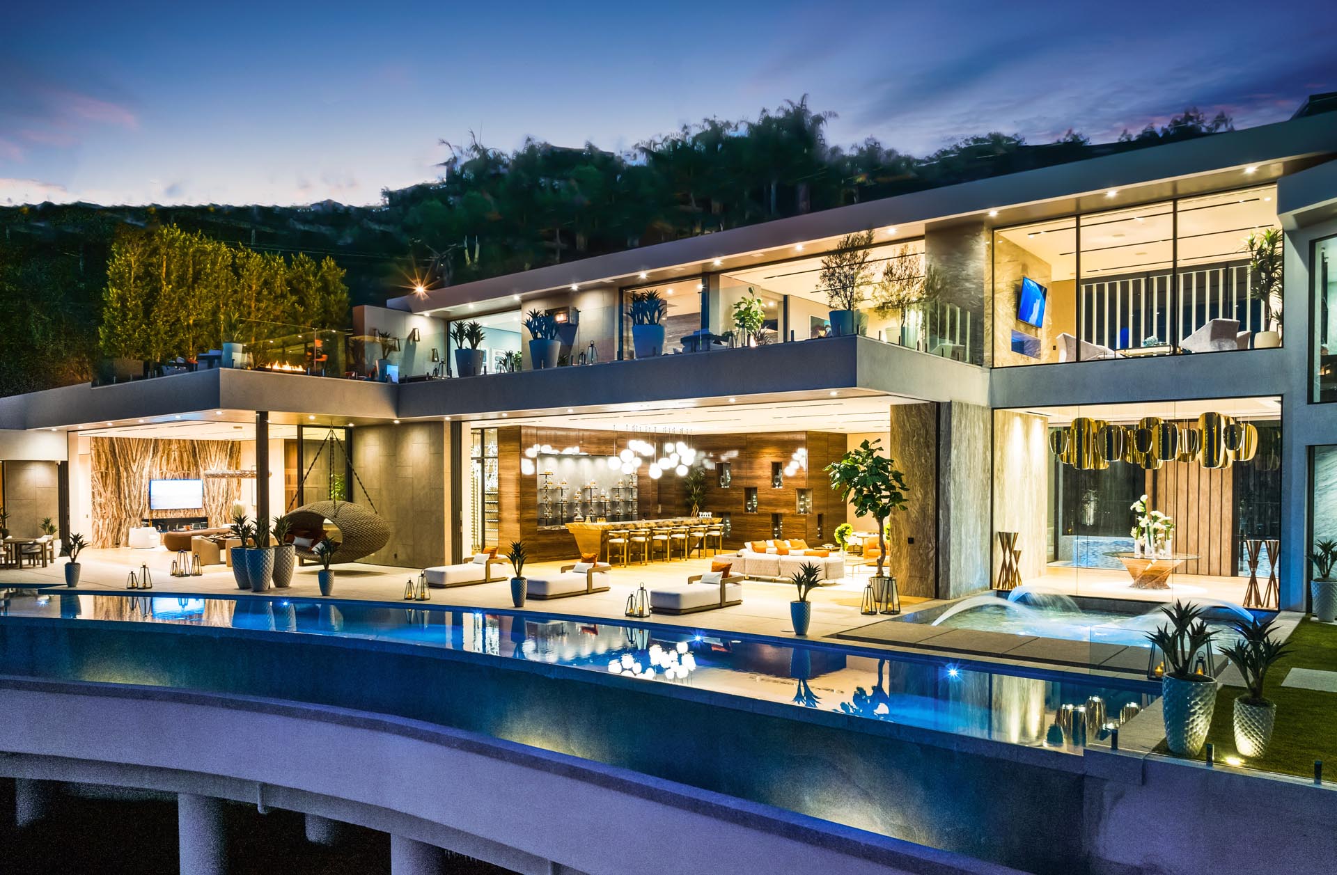 Villa Lucera at twilight